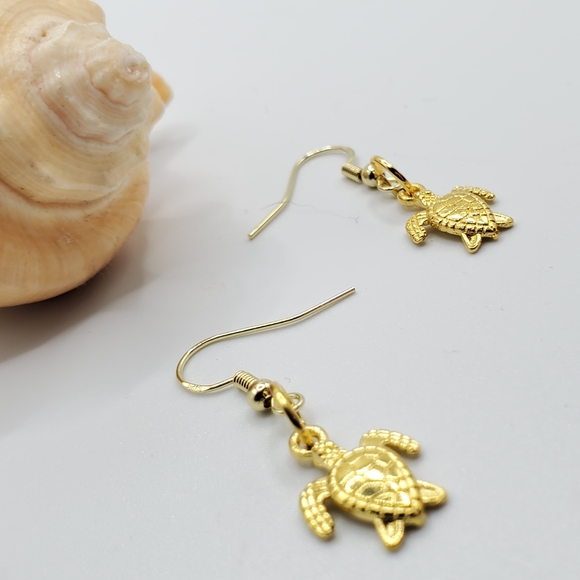 Gold plated 925 silver sea turtle earrings handmade stamped - Picture 4 of 8
